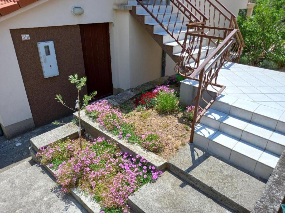 Apartmani Gracijela Karlobag Εξωτερικό φωτογραφία