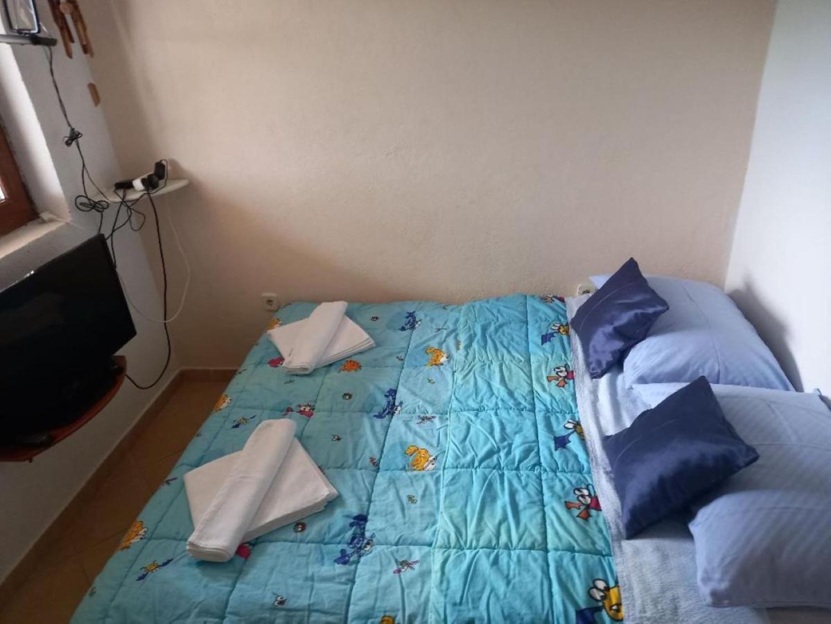 Apartmani Gracijela Karlobag Εξωτερικό φωτογραφία