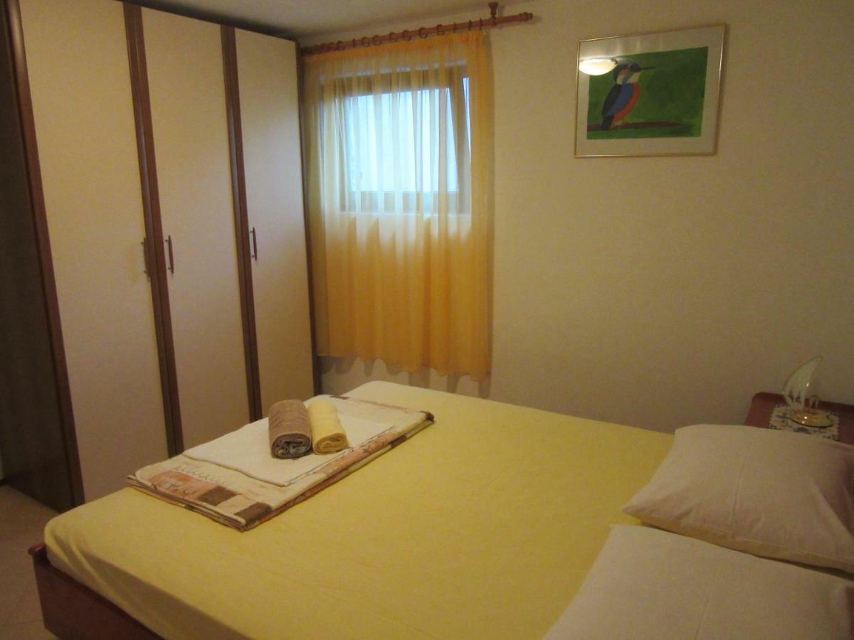 Apartmani Gracijela Karlobag Εξωτερικό φωτογραφία