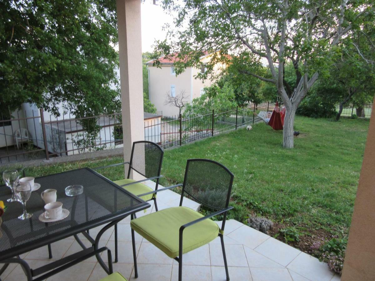 Apartmani Gracijela Karlobag Εξωτερικό φωτογραφία